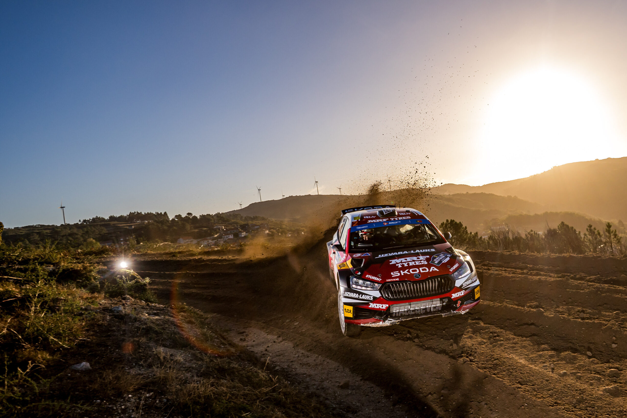 Il Team MRF Tyres detta il ritmo in Portogallo: Sesks è il più veloce, con quattro equipaggi nella top 8 della Qualifying Stage
